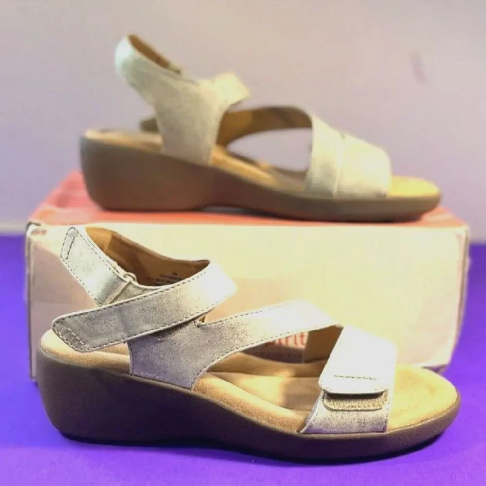 Easy Spirit Kimberly Strappy Low Wedge Sandal Cream SZ 7 NEW